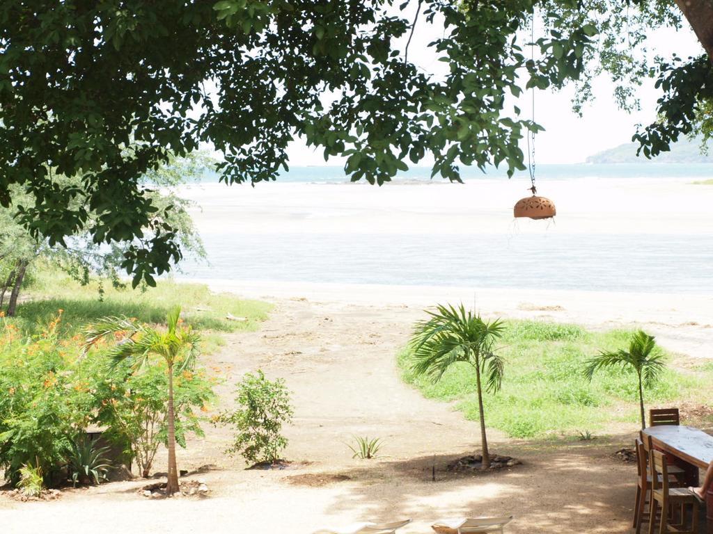 Hotel Casa Blanca Tamarindo Bagian luar foto