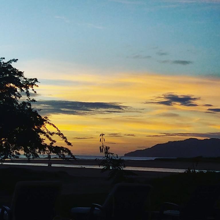 Hotel Casa Blanca Tamarindo Bagian luar foto