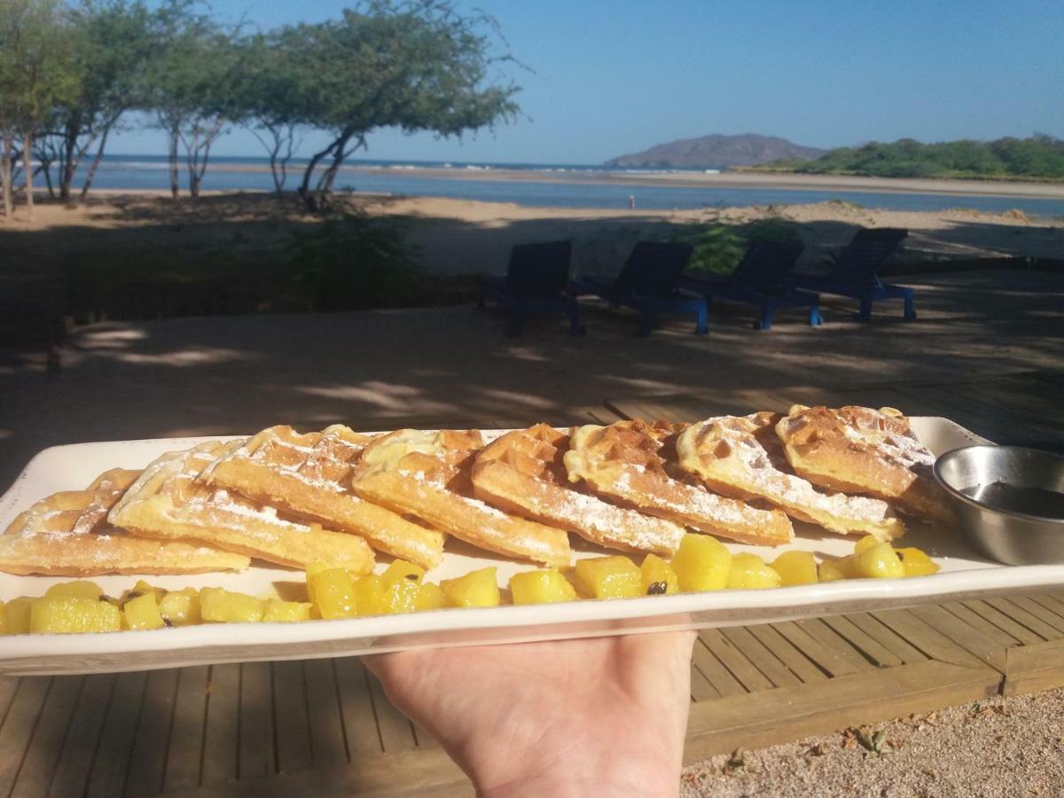 Hotel Casa Blanca Tamarindo Bagian luar foto